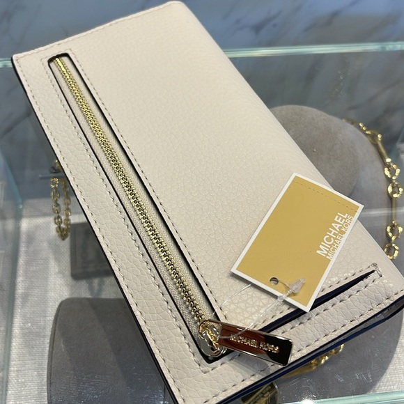 Michael Kors Reed Large Bifold Pebbled Leather Snap Wallet Card
Light Cream
NWT - Picture 5 of 16